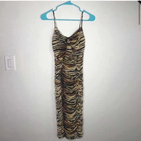 Fashion nova Animal print dress - Picture 3 of 3